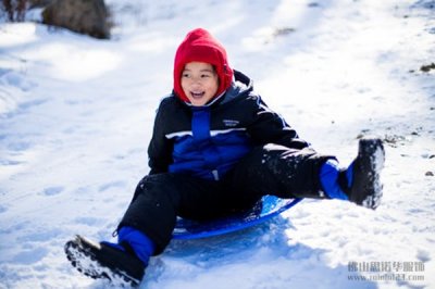 滑雪服可以當(dāng)沖鋒衣穿嗎？